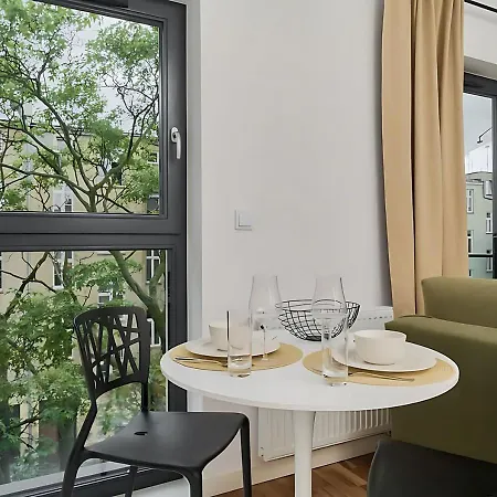 Cozy With Balcony In Very Close To Main Market Square By Renters Apartamento *