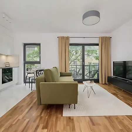 Cozy With Balcony In Very Close To Main Market Square By Renters Vratislav