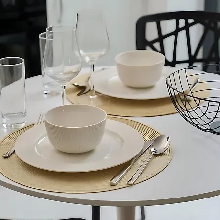 Cozy With Balcony In Very Close To Main Market Square By Renters Apartamento *